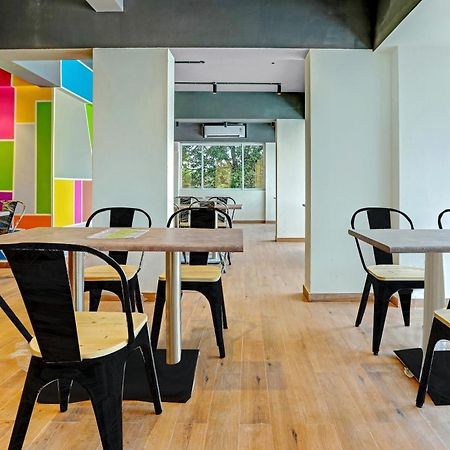 Hotel Townhouse Somani Apta Zewnętrze zdjęcie