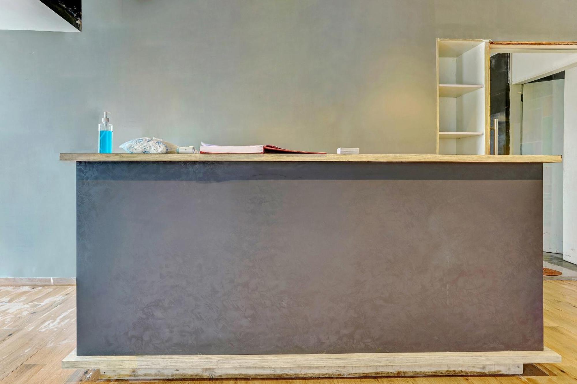 Hotel Townhouse Somani Apta Zewnętrze zdjęcie