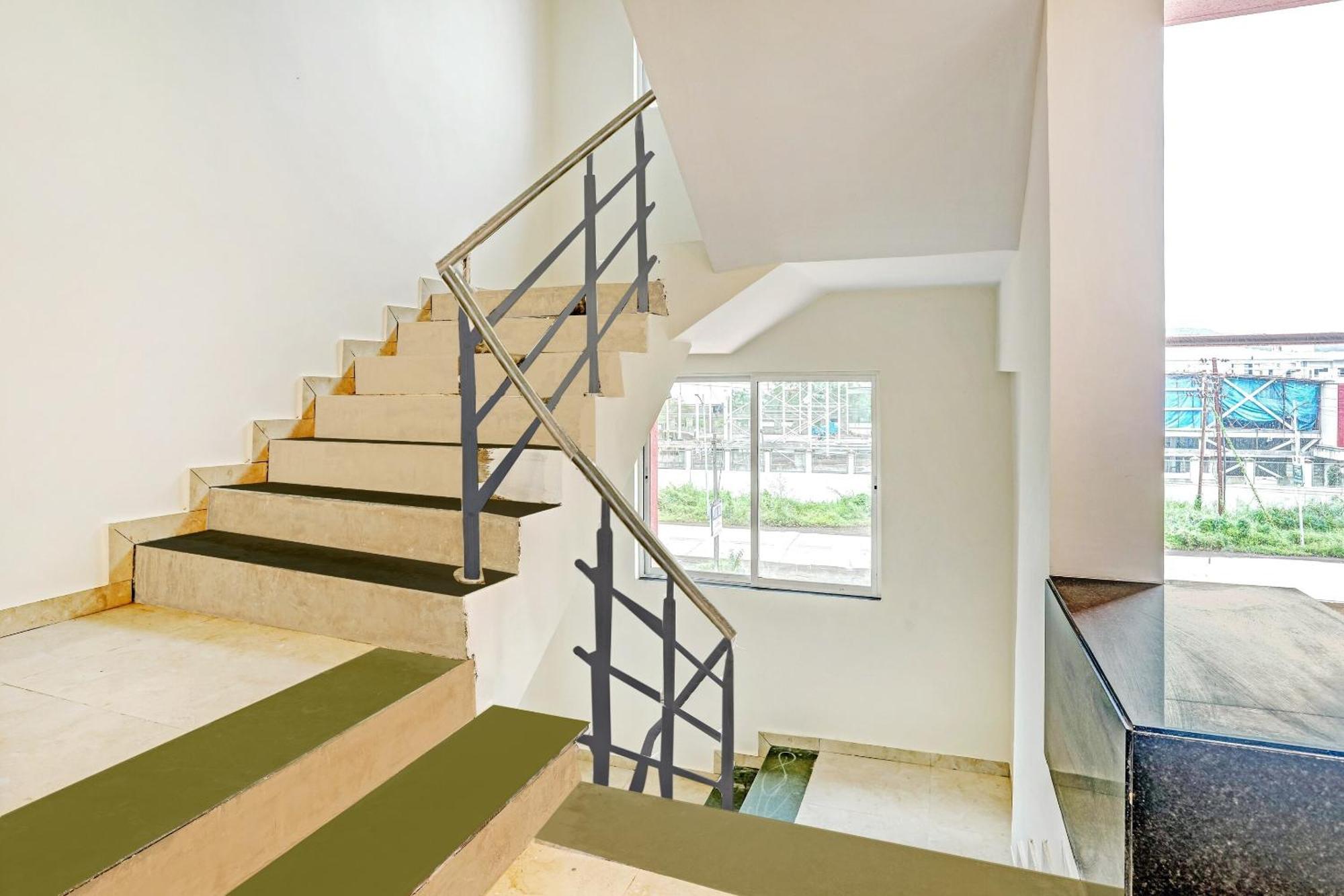 Hotel Townhouse Somani Apta Zewnętrze zdjęcie