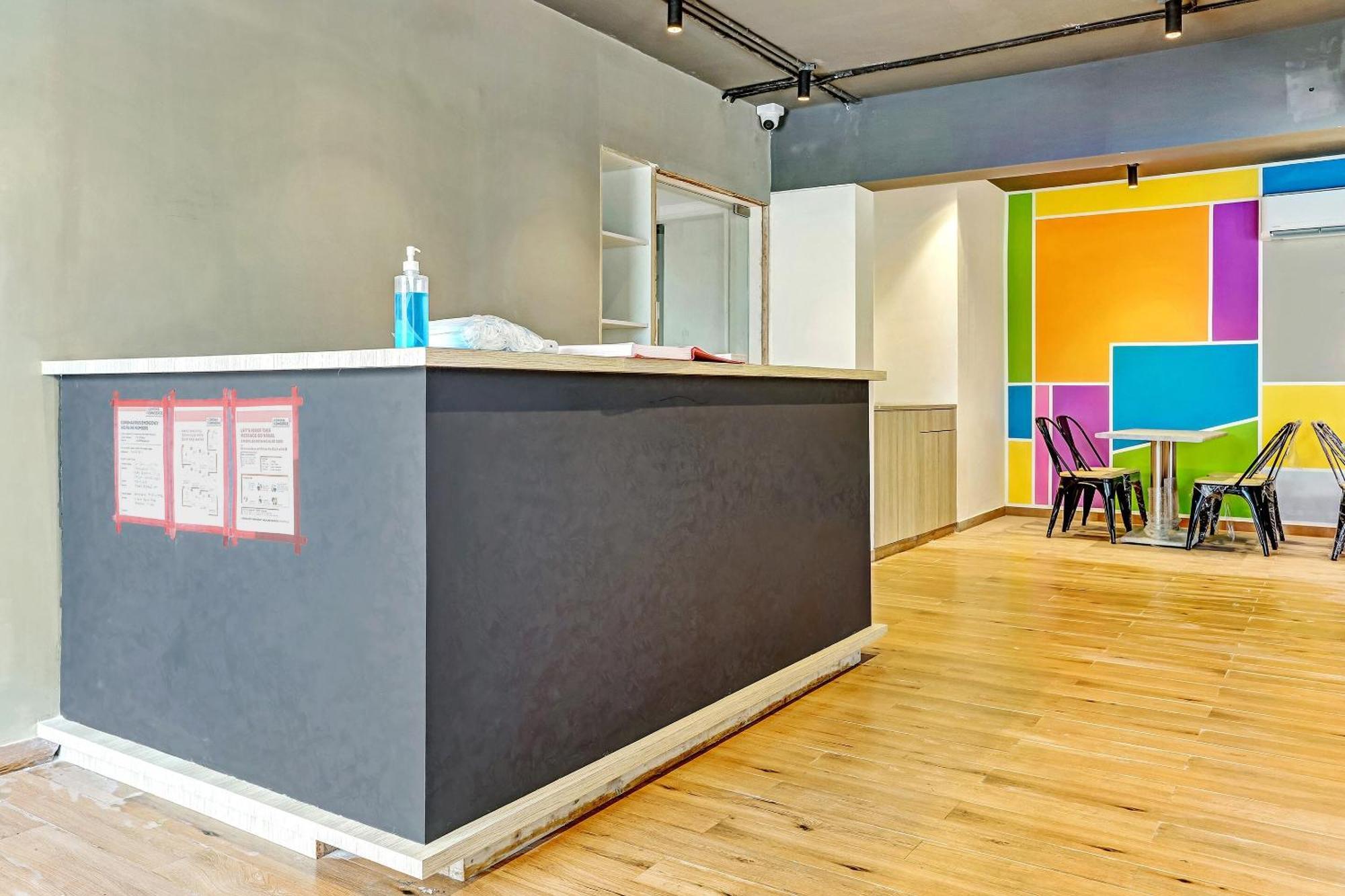 Hotel Townhouse Somani Apta Zewnętrze zdjęcie