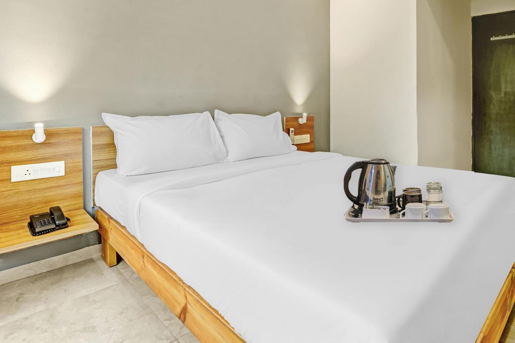 Hotel Townhouse Somani Apta Zewnętrze zdjęcie