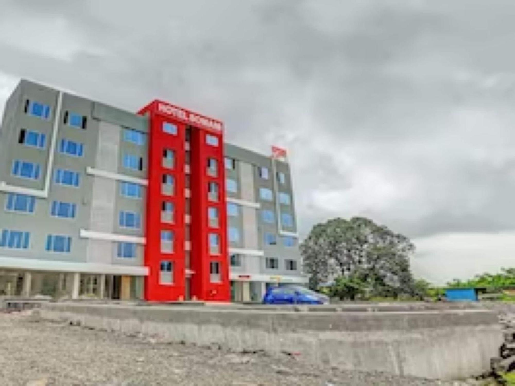 Hotel Townhouse Somani Apta Zewnętrze zdjęcie